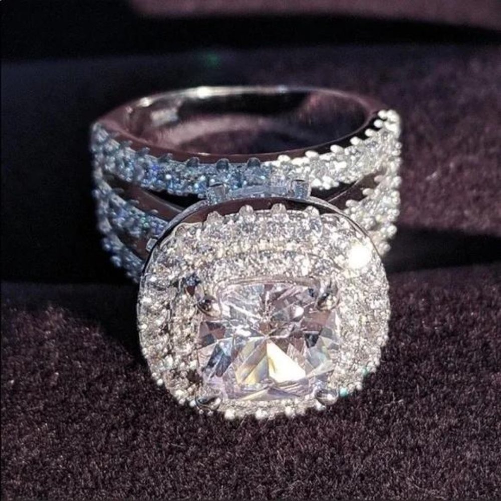 NEW 925 STERLING SILVER DIAMOND HALO RING, CUTE RING, SHINY RING. - Picture 4 of 5